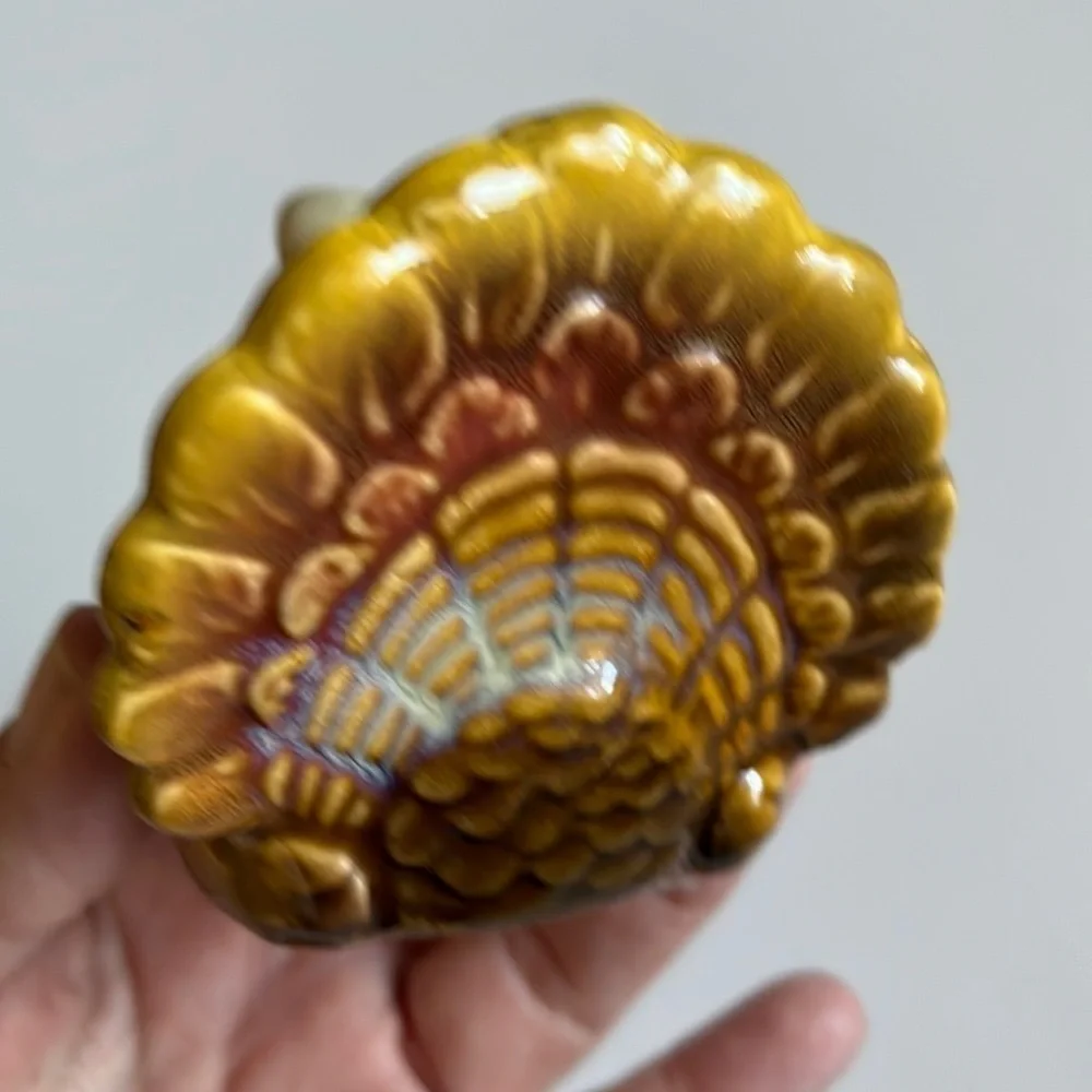Heritage Collection Harvest 2011 Stoneware Turkey Salt Shaker BH & Garden Only 1